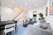 Stylish Didsbury Apartment - Walk to Train Station