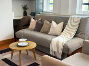 Amanah Properties - 2-Bed Apartment in Chelsea Cloisters with Stunning City Views