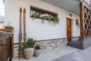 Hiša TRENTAR Peaceful Mountain Escape with Creek Sounds & Private Parking
