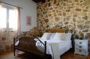 Villa with Private Pool & Garden 10 min walk to the Beach