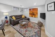 Crestwood Manor - An urban oasis with free parking