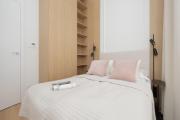 Spacious Apartment with 3 Bedrooms, Garden and Parking by Renters Prestige