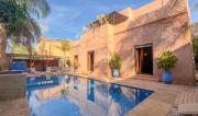 Villa with Pool & Gym