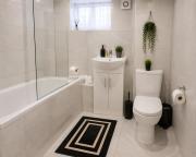 Modern Heathrow Apartment with Private Parking & Garden