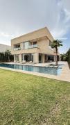 Modern Villa in Marrakesh - 5 Suites & Pool