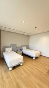Modern Villa in Marrakesh - 5 Suites & Pool