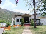 Petals Cafe & Resort