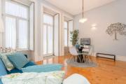 Liiiving in Porto - Blue Stylish Studio