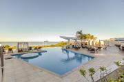 Apê Beira Mar com Ar Cond em Condomínio Clube com Piscina, Churrasqueira, Proximo ao Beto Carrero