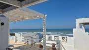 DIALI, Casa con patio y azotea con vistas al mar en la medina de Asilah