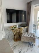 Monroe Apartment