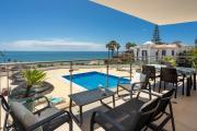 Bijou Flat Beach front, Sea Views, Pool, Garage