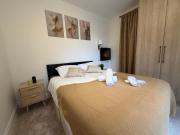 1 Bed - Sleeps 3 - Parking - Pets