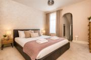3 Bedroom House with Free Parking and 30 min to Central London
