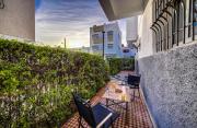 Spacious Private Garden family 7 min Corniche