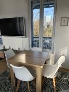 Les Volets Bleus -10min Disneyland Paris - 2 BR - View on river Marne