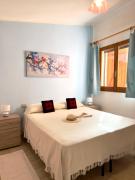 Casa Ginepro - Giardino Privato, Patio, AC a 5 Min dal Mare