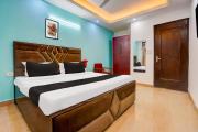 Super Hotel O Silver Key KD plaza Near Saket Metro station