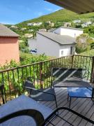 Soleil, Piscine, Parking et Bienvenue à Sisco