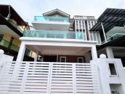 Cameron Three Storey Semi-D at Barrington Home