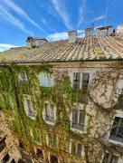 Navona Fox House 2