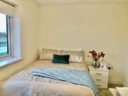 Deluxe Double Bedroom in Wokingham