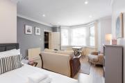 Chic Studio Retreat by Portobello Road
