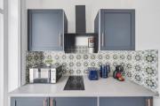 Bright Studio Stay Near Barons Court Tube Station