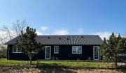 Nyt Sommerhus I Badehotelstil Ved Rude Strand
