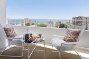 Central Apartment with Seaview Terrace and Pool