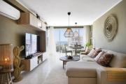 Central Apartment with Seaview Terrace and Pool