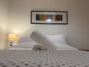 Comfortable 2-Bedroom Home Near Westfield - Sleeps 8