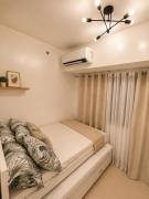 Posh 1BR @ SM Southmall w 100mbps and Netflix