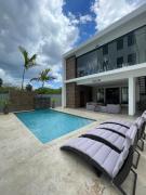 Smart Apartment with pool, gym & more!