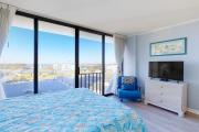 Wonderful Condo Located Right on the Beach with Shared Pool & Sauna Free WiFi