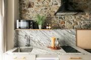 Top Aia