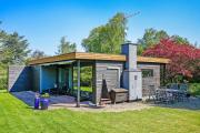Lovely Holiday Home Close To Town And Beach