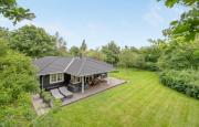 Cozy Cottage Just 300 M From Høve Beach