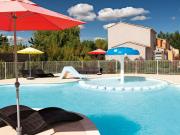 Provençal Cottage for 4 with Pool