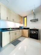 corner 1BR unit with city view Avant at The Fort