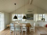 Nyt Sommerhus I Badehotelstil Ved Rude Strand