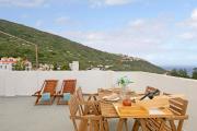 Rooftop View Escape - 1 Minute to Center and Fast Wi-Fi