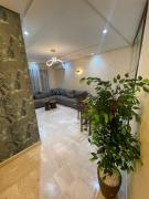 premium verblijf TNG 1min from train station -parking-wifi 2bdr 2bath