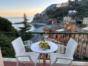 La casa di Gino in the centre with sea view