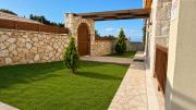 Top Agios Leon