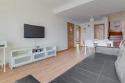 Esfera I Calm Stay With Parking & Workspace