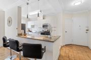 Spacious 2BR 2BA near The Grove w Parking