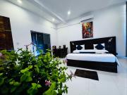 HOTEL Pearl White Residency