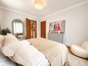 Luxury 2BR with Sauna, work station & EV Charger