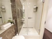 Deluxe Two Bedroom Canary Wharf Apartment